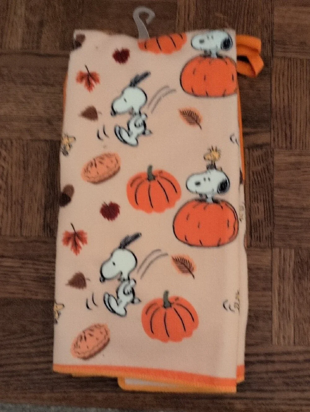 Peanuts Orange and Cream Pumpkin Snoopy Oven Mitt & Pot Holder Set